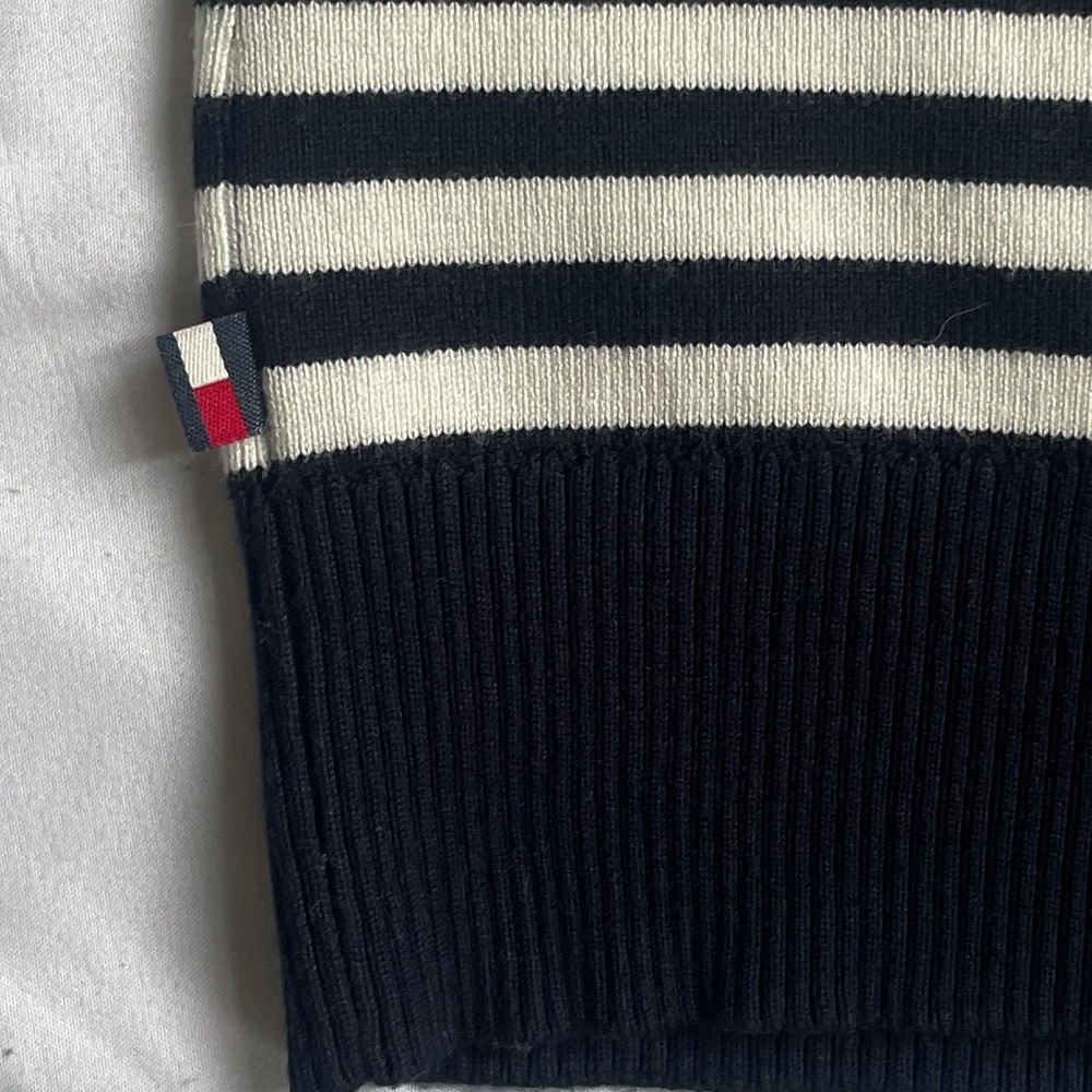 Tommy Hilfiger Navy & White Striped Knit Top - Classic Style - Medium - Picture 3 of 11